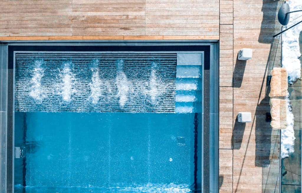 Une piscine inox à l&rsquo;hôtel Chetzeron